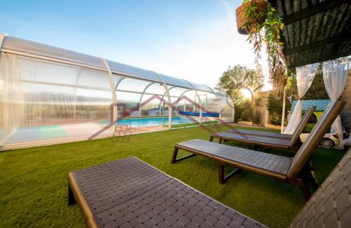 Mentrida House | Villa del sol - piscina climatizada