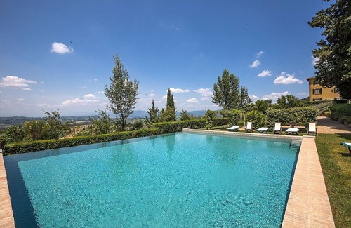 Santo Stefano A Tizzano Villa | Villa della Contessa: A splendid three-story historical villa surrounded by meadows and by green hills, with Free WI-FI.