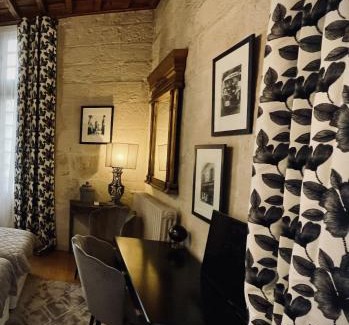 Aigues-Mortes Medieval City Apartment | Villa des Arches