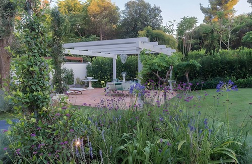 Ischia Porto Villa | Villa 'Di Charme Ischia Porto' with Shared Terrace, Wi-Fi and Air Conditioning