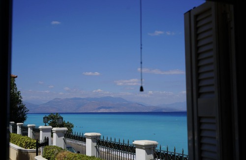 Egira Villa | Villa Dolphin. Luxury Villa on the Beach