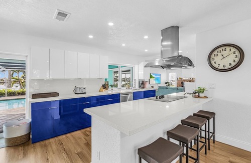 Eight Lakes Villa | Villa Dolphin – Waterfront at 8-Lakes Area