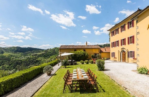 Massa e Cozzile Villa | Villa dorata, Peacefull Pool Luxury Villa in Toscana surrounded by greenery