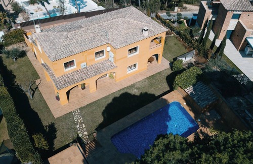 Calonge Villa | Villa 'Dream' close to the Beach with Pool & Wi-Fi