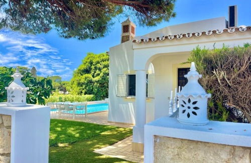 Quarteira House | Villa du Golf III-garden and private pool-air conditioning-5 minutes from the beach