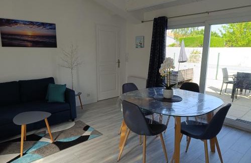 Saint-Michel-en-l'Herm House | Villa du lagon avec piscine