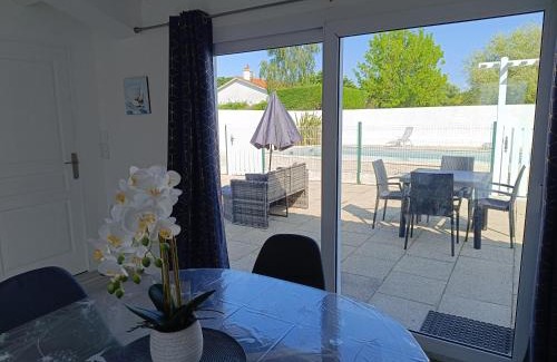 Saint-Michel-en-l'Herm House | Villa du lagon avec piscine