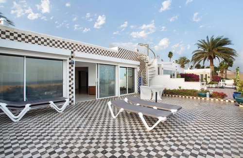 Playa del Ingles Villa | Villa ‘Dunas Maspalomas’ with DUNE and Sea views, Pool, Garden & Wi-Fi