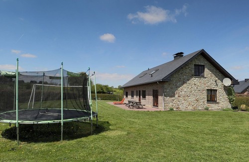 Sankt-Vith House | Villa East Canton with Sauna