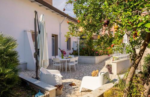 Porticello Bed & Breakfast | Villa Edera Rental Room