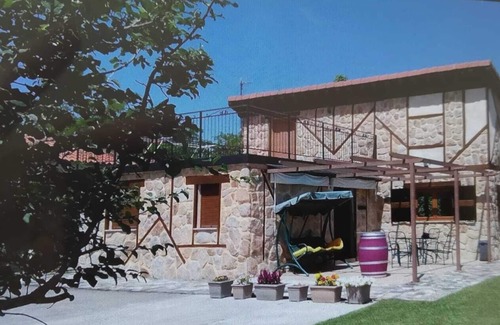 Calvarrasa de Abajo Ski Chalet | Villa El Salinar, 10 minutes from Salamanca. Ideal for families and groups. 9 seats