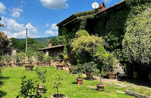 Le Piazze Villa | Villa Elena Tuscany - Pool and garden Arezzo - IHH