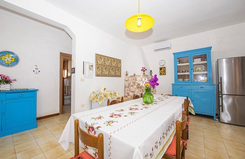 Torre Castiglione House | Villa Elisa a stone's throw from the sea
