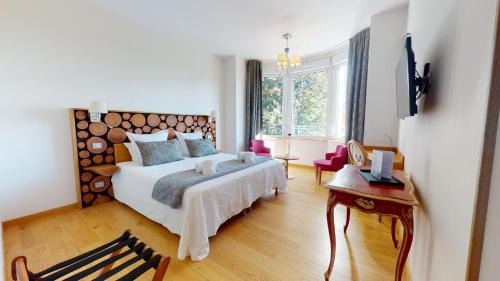 Aubenas Hotel | Villa Elisa M