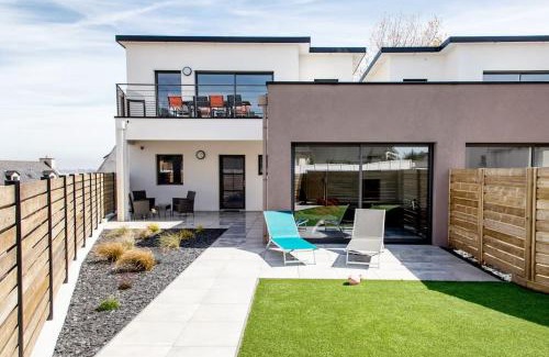 Sibiril Villa | Villa ELISA Piscine Intérieure partagée chauffée à 29 degrés à 100m de la plage