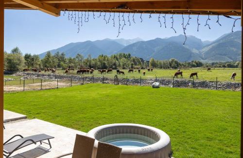 Razlog Ski Chalet | Villa Eliyas with Jacuzzi near the Pirin Golf Resort