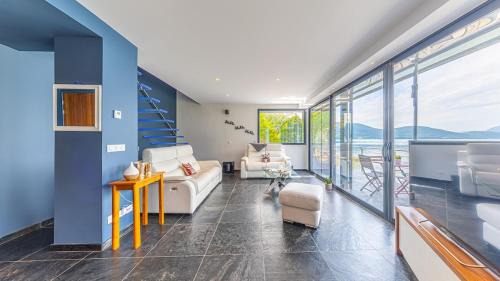 Brison-Saint-Innocent Villa | Villa Emeraude