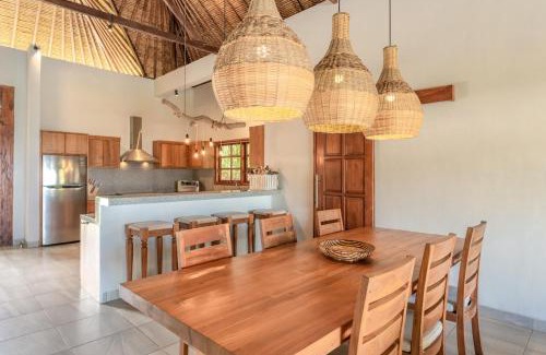 Banjartegehe Villa | Villa Emerald