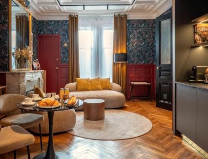Saint Nicolas - Charles III - Ville vieille - Trois Maisons - Leopold Apartment | Villa Emilia - Boutique Hôtel, élégance & histoire