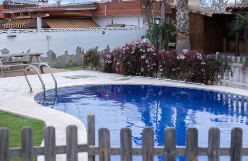 L'Eliana Villa | Villa en Valencia, piscina privada y metro 500m