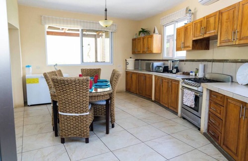 Monterrico Villa | Villa Encanto, Monterrico