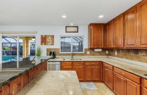 Mariner House | Villa Enzo 5BRs, 2.5 BAs, sleeps 20+, 43 feet long heated pool, over 3,100 sqft.