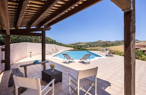 Mockarta Villa | Villa Erice | 4 Bedrooms | Private Pool & Furnished Veranda with Dining Area | Surrounded by Nature | Erice | Trapani | Italy