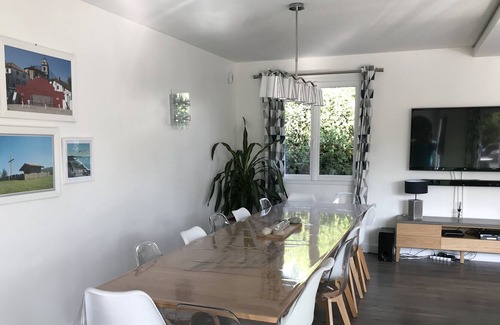 Behobie House | Villa Erreka Txikia: quiet villa with pool