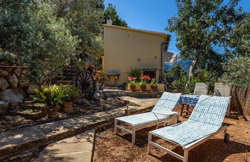 Deia Villa | Villa "Es Porcho" with Private Garden & Wi-Fi