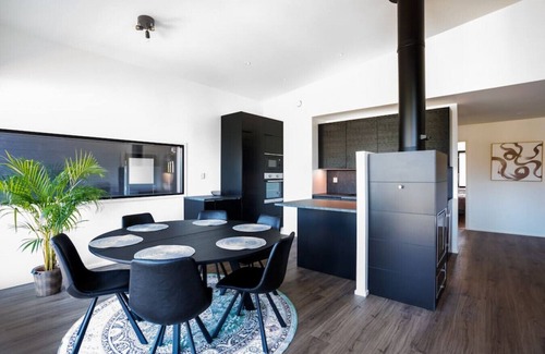 Porvoo House | Villa Eslahti - Seafront/Jacuzzi