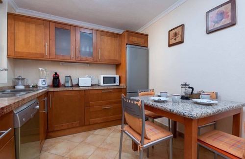 Los Cristianos Villa | Villa Esmeralda with private heated pool
