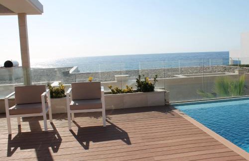 Los Delfines Villa | Villa ESMERALDA SOL