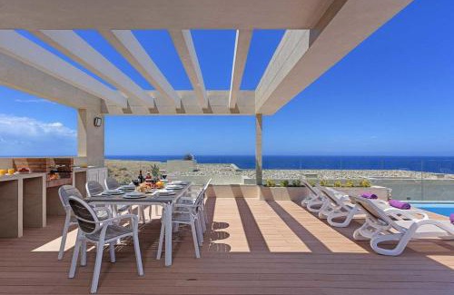 Los Delfines Villa | Villa ESMERALDA SOL