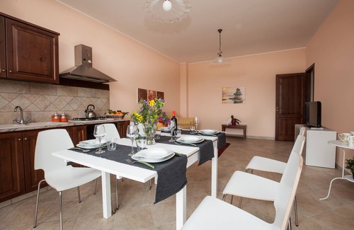 Santa Venerina Apartment | Villa Etnamare with Infinity pool between Mt Etna and the Jonian sea - Geranio