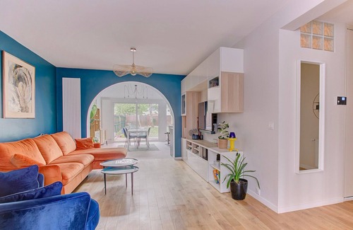 Montigny-le-Bretonneux House | Villa : Explorez les Trésors Cachés, Entouré de Charme et Attractions!