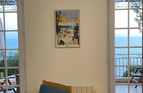 Ensues-la-Redonne House | VILLA FACING THE SEA IN CALANQUE COTE BLEUE