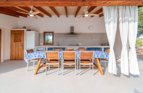Campos Villa | Villa 'Fadri' with Mountain View, Private Pool and Wi-Fi