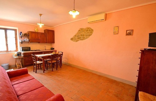 Cortona House | Villa Fastia Grande: A splendid apartment that covers the entire top floor of a villa.