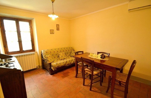 Cortona House | Villa Fastia Grande: A splendid apartment that covers the entire top floor of a villa.