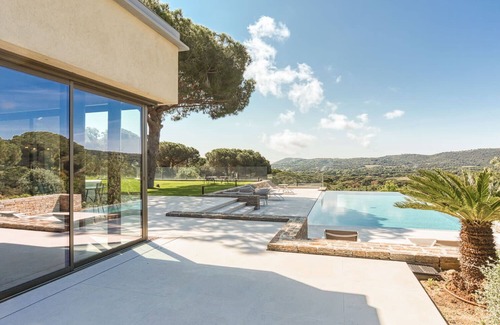 Ramatuelle Villa | Villa Fauve Summary: