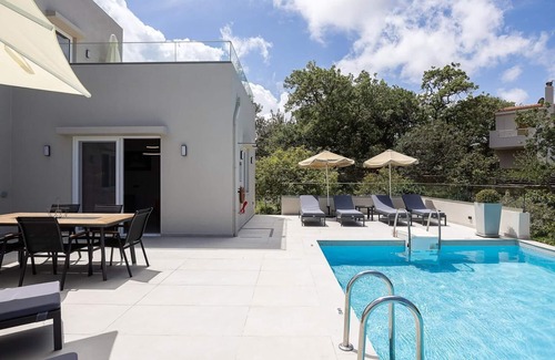 Prines Villa | Villa Filia - Three Bedroom Villa, Sleeps 6