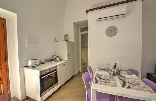 Sant'Agnello House | Villa Fillide F: A cozy and welcoming two-story apartment surrounded by the greenery, with Free WI-FI.