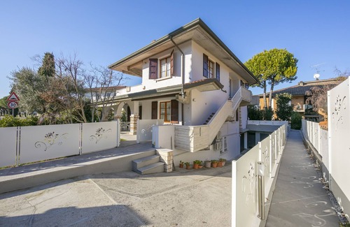 Colombare Apartment | Villa Fiorita - Apt 4 - Mimosa, Sirmione, Italy