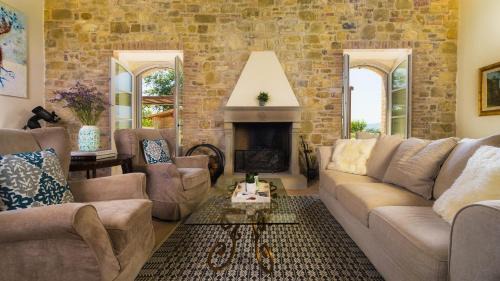 Gualdo Cattaneo Villa | VILLA FLAMINIA 8&2 - Emma Villas