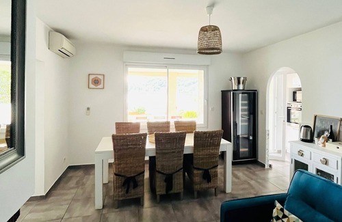 Meria House | Villa flat with garden and direct access to the beach - sensational -