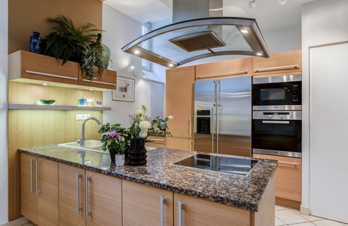 Old Lyon Hotel | Villa Florentine, A Beauvallon Hotel & Spa