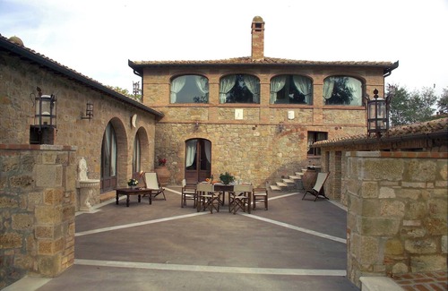 Pienza Villa | Villa Fontana promoted by WeekHomes.com