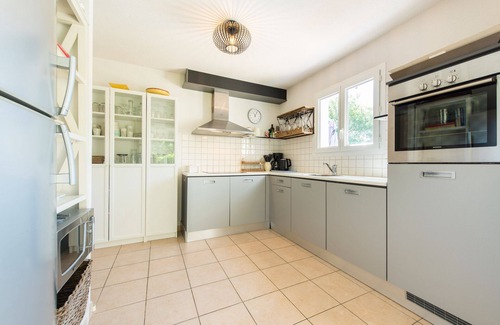 Vallon-Pont-d'Arc Villa | Villa for 10 people with air conditioning, near the river