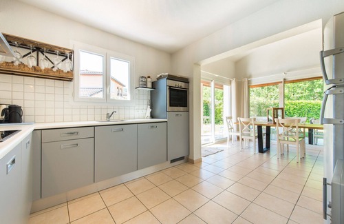 Vallon-Pont-d'Arc Villa | Villa for 10 people with air conditioning, near the river