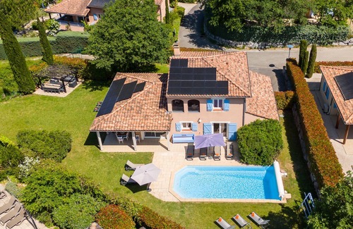 Vallon-Pont-d'Arc Villa | Villa for 10 people with air conditioning, near the river